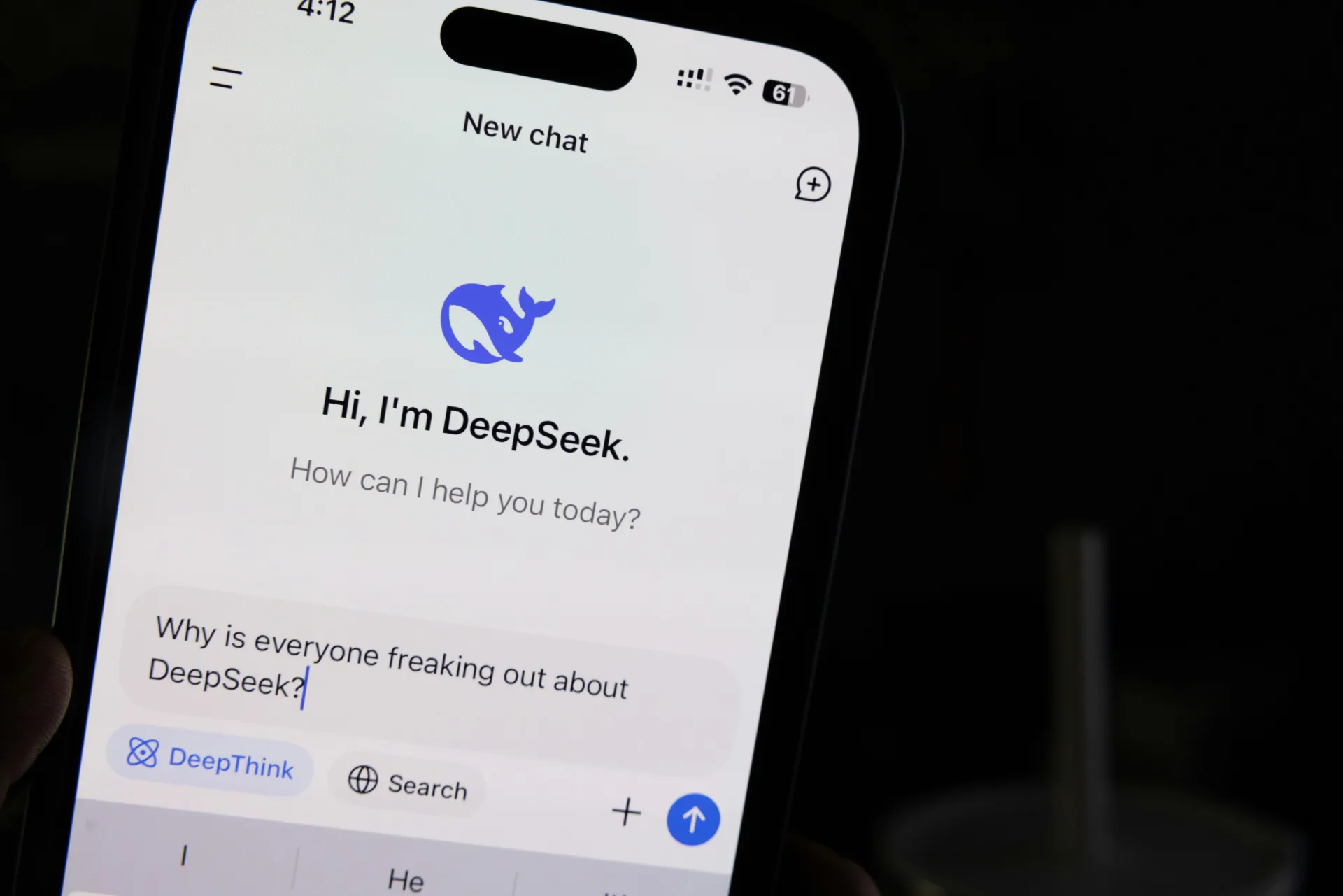 Can ChatGPT (or DeepSeek) Pass the HSK?